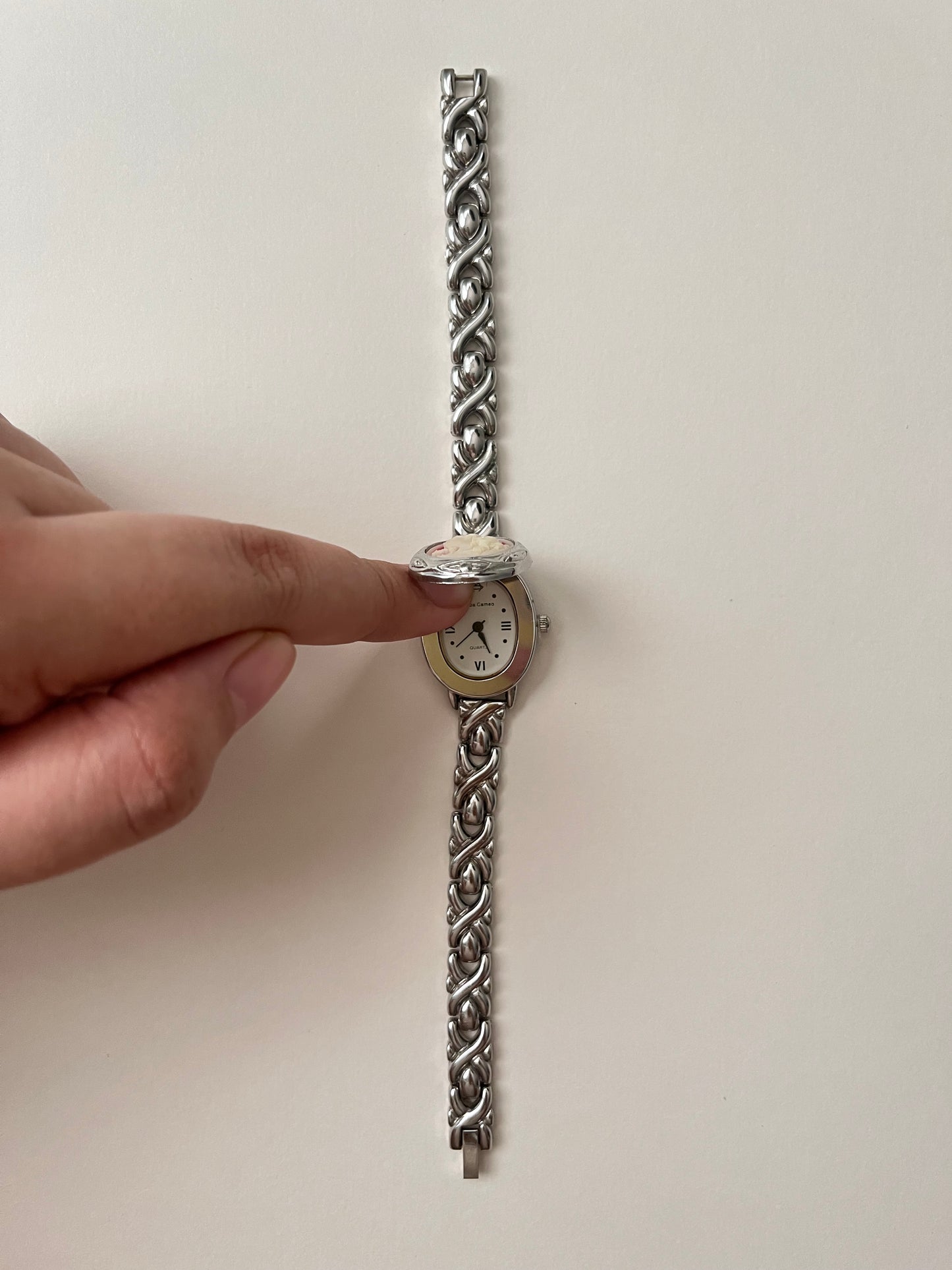 Rare and Adorable Silver Tone Cameo Peekaboo Watch