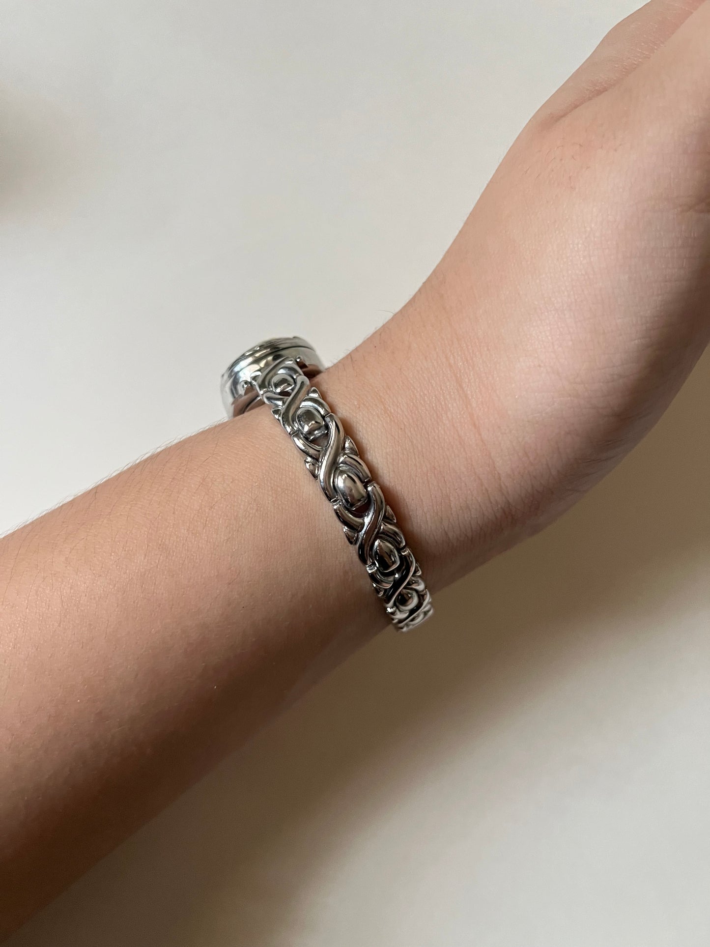 Rare and Adorable Silver Tone Cameo Peekaboo Watch