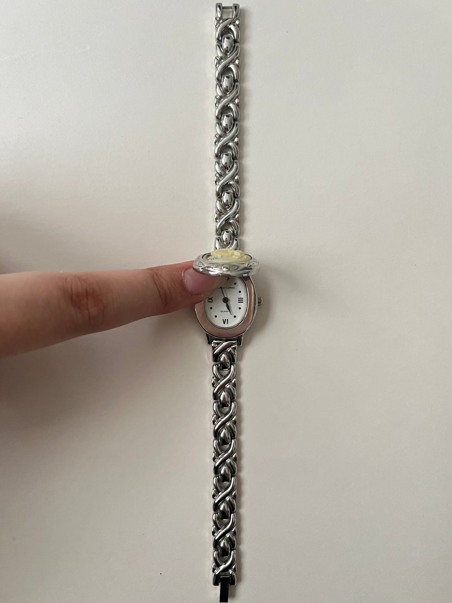 Rare and Adorable Silver Tone Cameo Peekaboo Watch