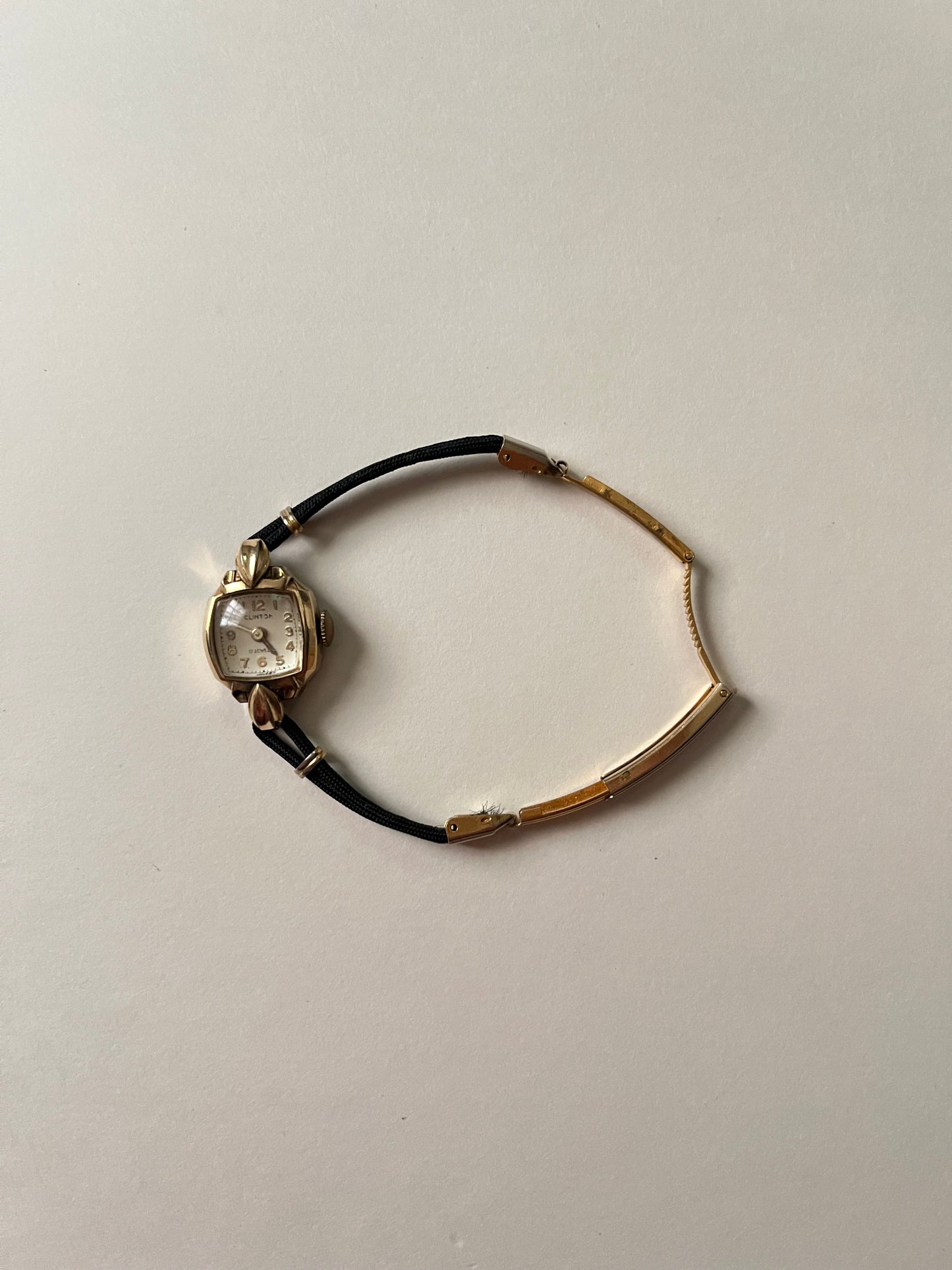 Vintage Gold Tone Dainty Hand-Winding Mechanical Watch