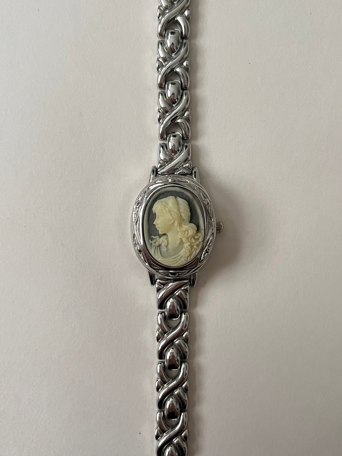 Rare and Adorable Silver Tone Cameo Peekaboo Watch