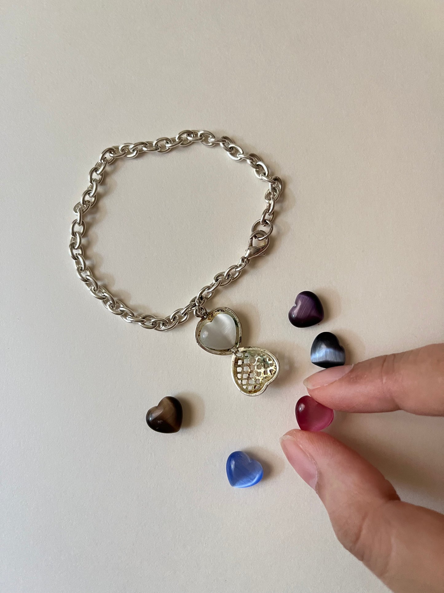 Adorable Vintage Silver Tone Bracelet with Interchangeable Heart Charm