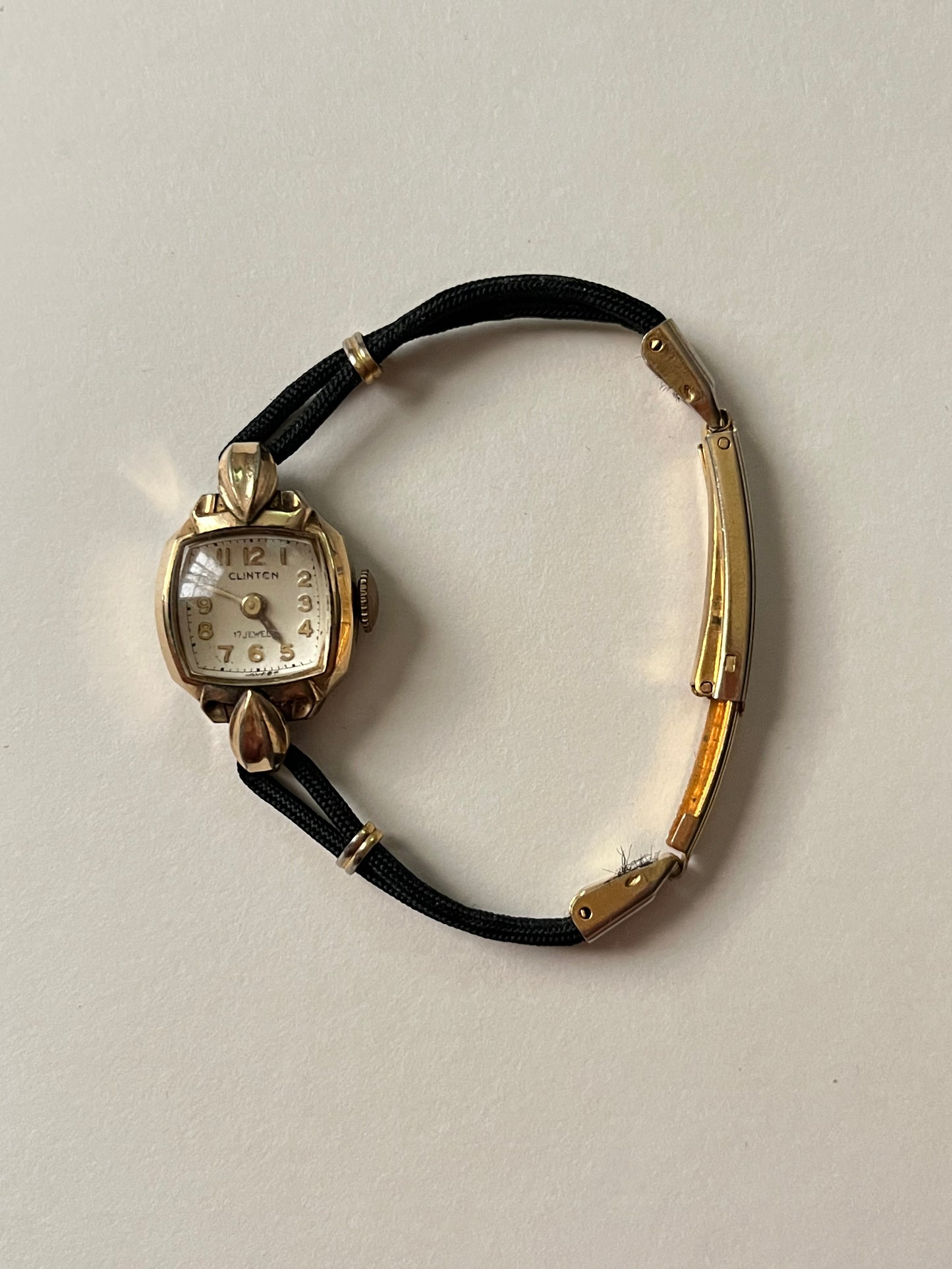 Vintage Gold Tone Dainty Hand-Winding Mechanical Watch