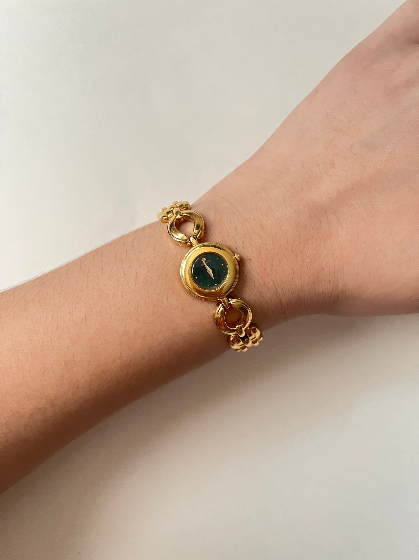 Extremely Rare and Beautiful Vintage Gold Tone Seiko Watch with Round Emerald Green Dial