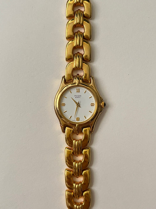 Gold Tone Classic Pulsar Watch with Round Dial