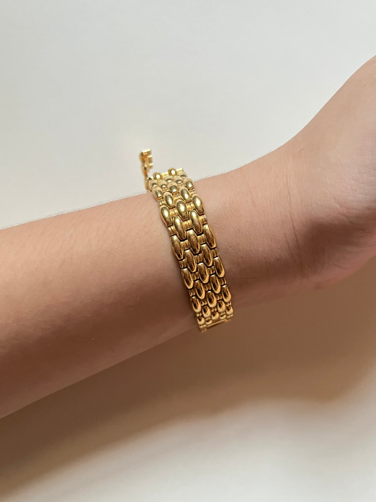 Extremely Rare Vintage Gold Tone Peekaboo Watch