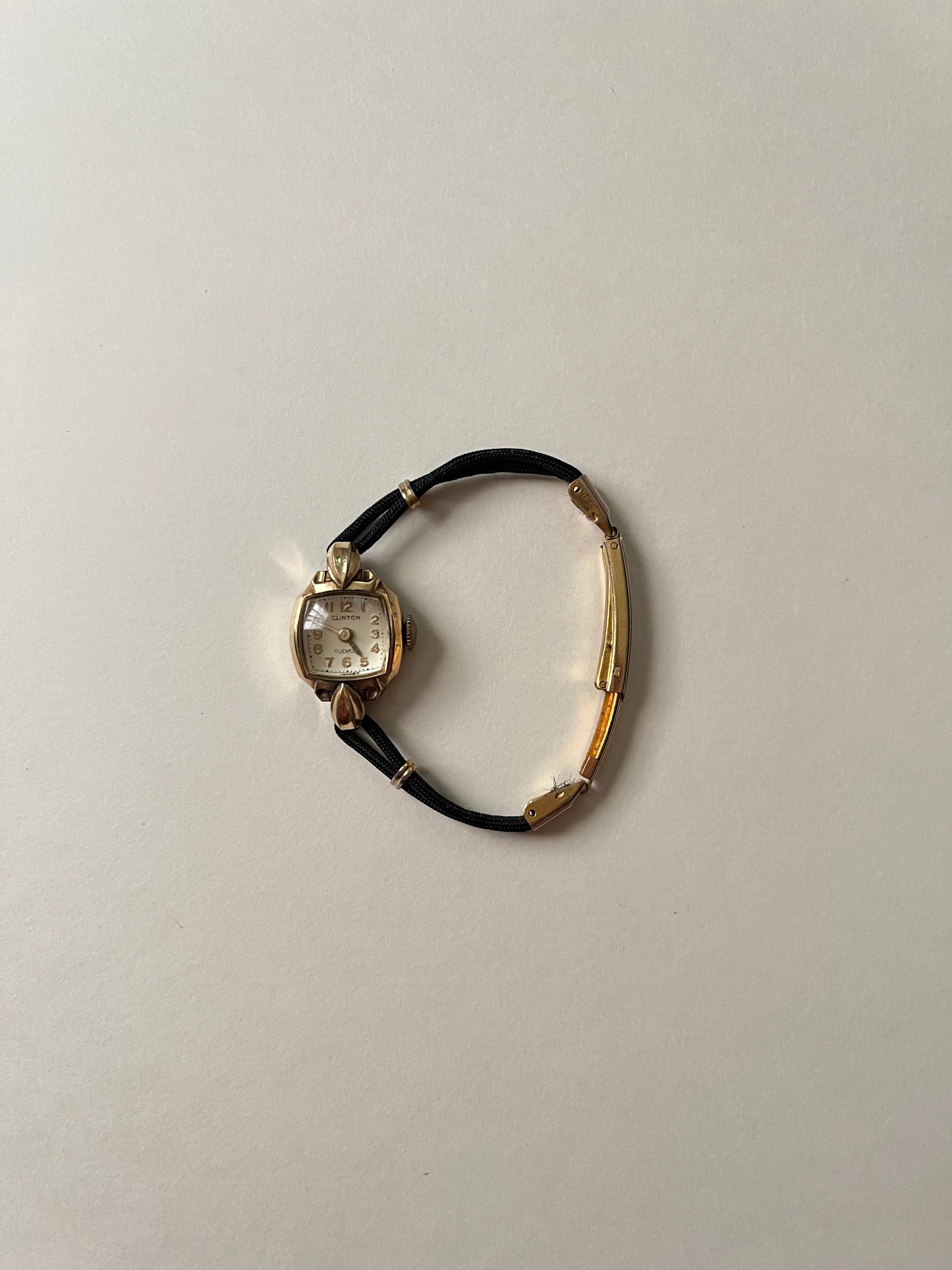 Vintage Gold Tone Dainty Hand-Winding Mechanical Watch