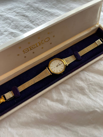 Vintage Gold Tone Seiko Watch with Round Dial