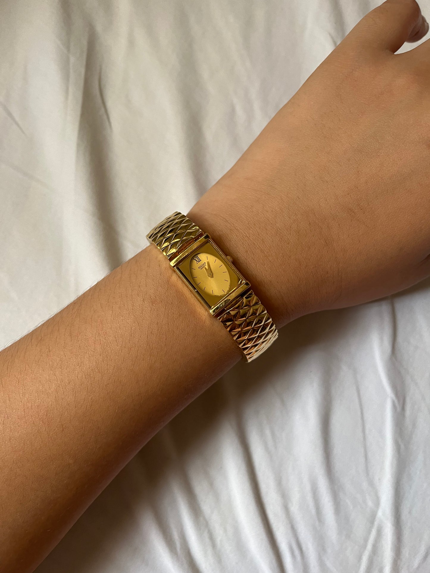 Very Stunning All Gold Tone Pulsar Watch with Oval Dial