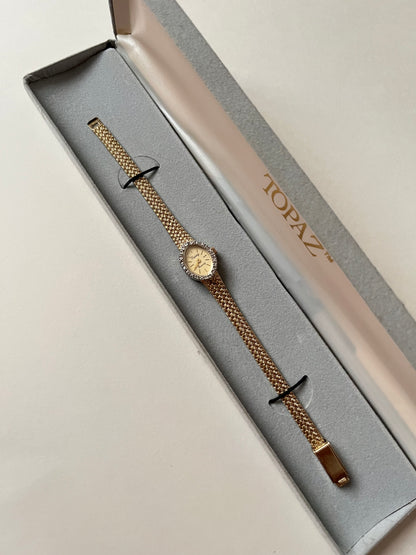 Beautiful Vintage Gold Tone Italy Made Watch with Oval Dial and Diamonds Accent