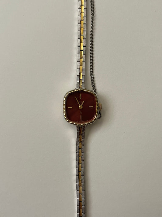 Very Dainty Two Toned Citizen Watch with a Stunning Maroon Dial
