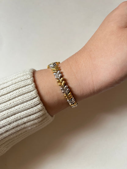 Extremely Rare Dainty Two Toned Seiko Watch with Heart Shaped Links