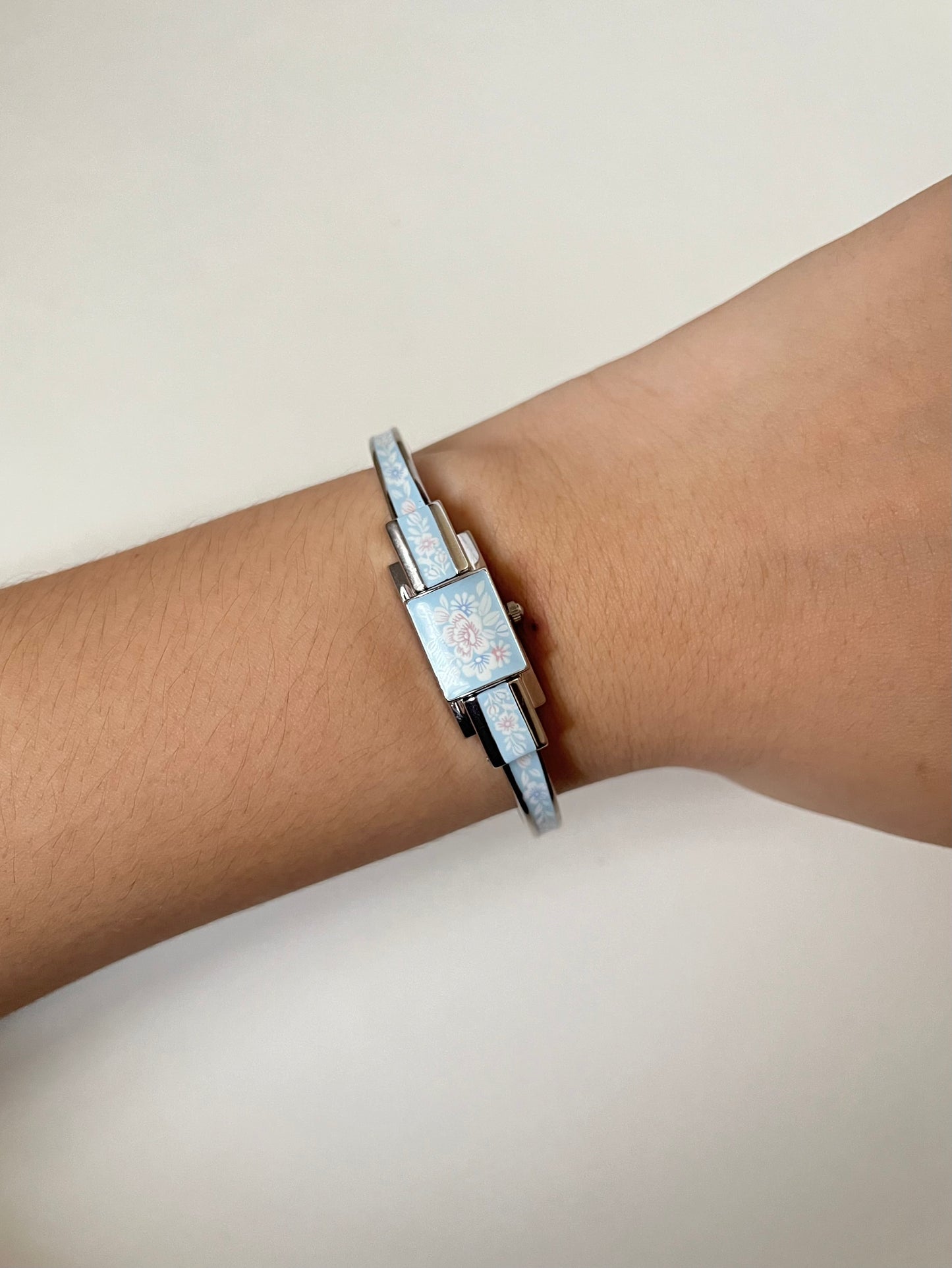 Extremely Rare Silver Tone Andre Mouche x Noritake Lacewood Collection Open Cuff Peekaboo Swiss Watch