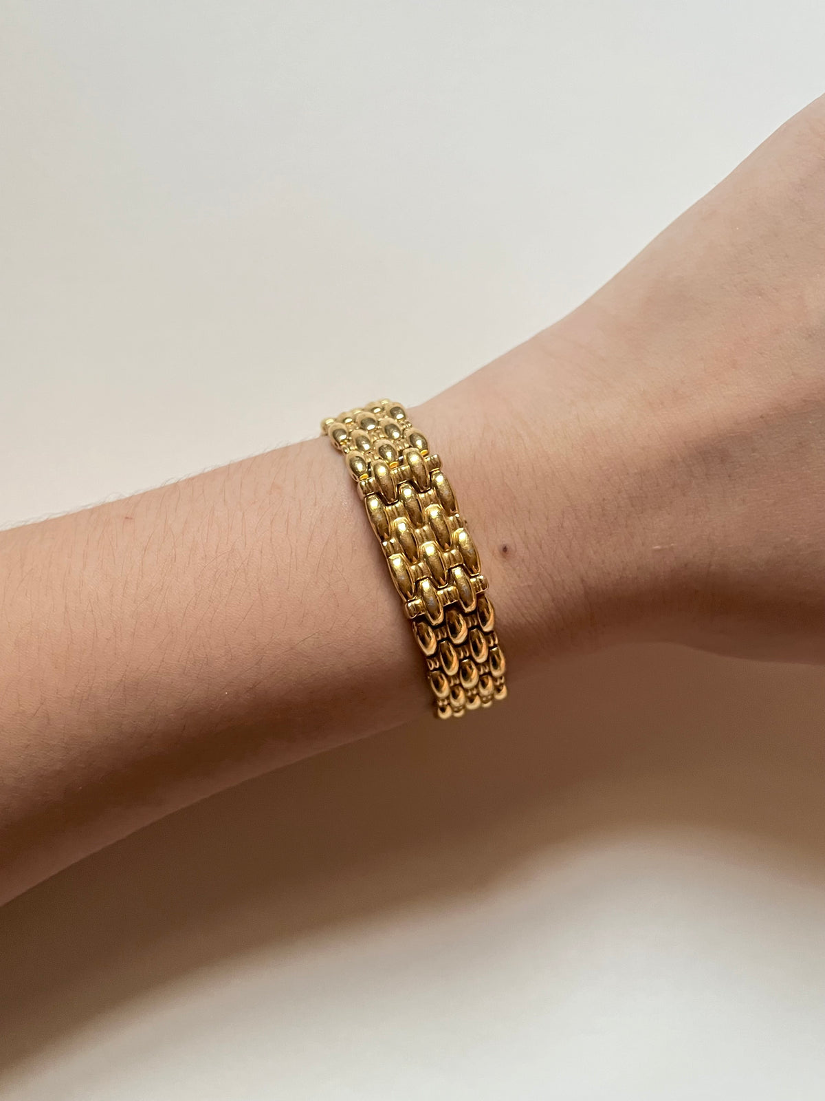 Extremely Rare Vintage Gold Tone Peekaboo Watch