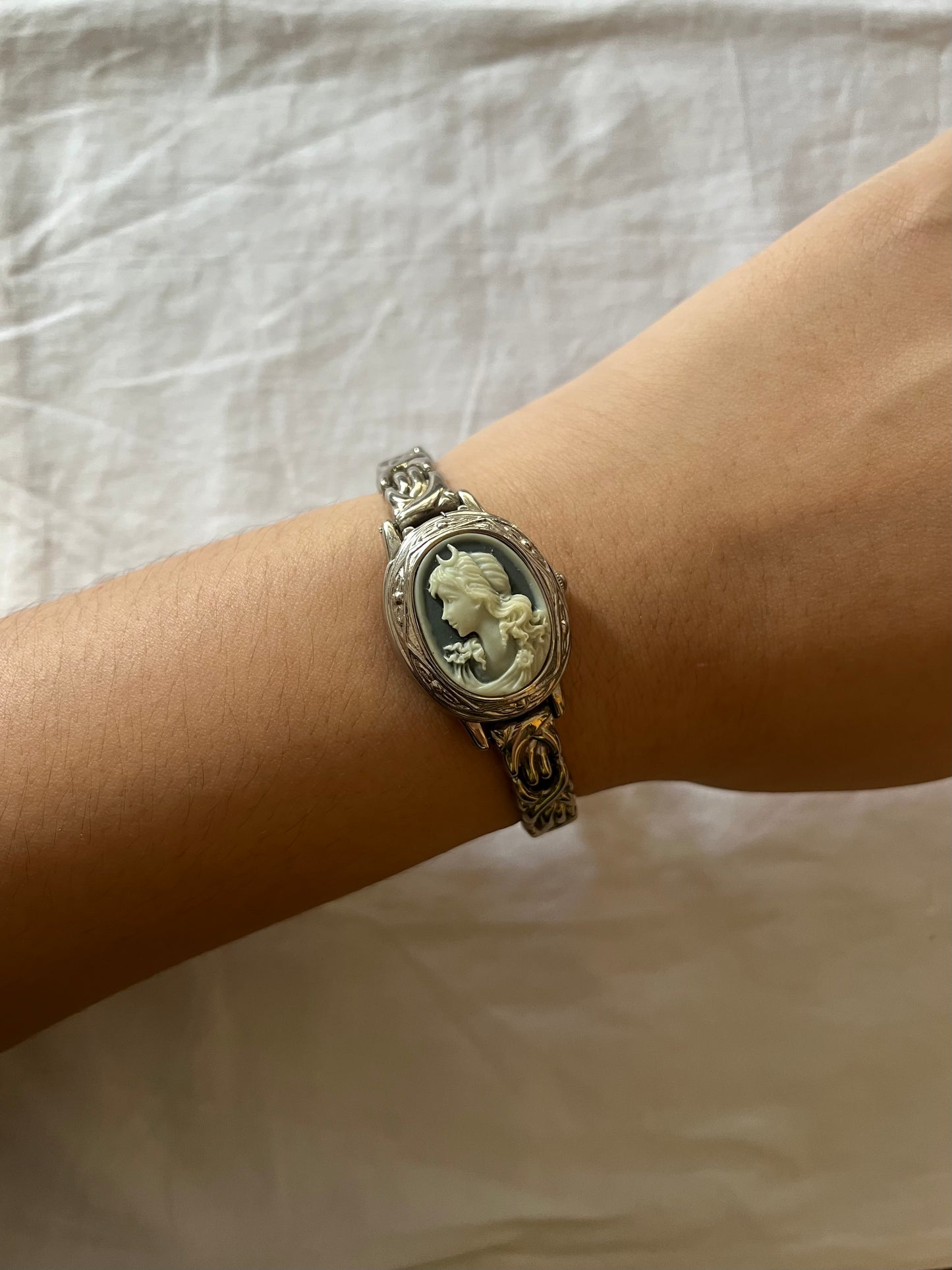 Very Rare and Adorable Silver Tone Cameo Peekaboo Watch